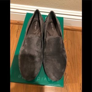 David Tate “Lina” Gray Suede Flats 8.5 M